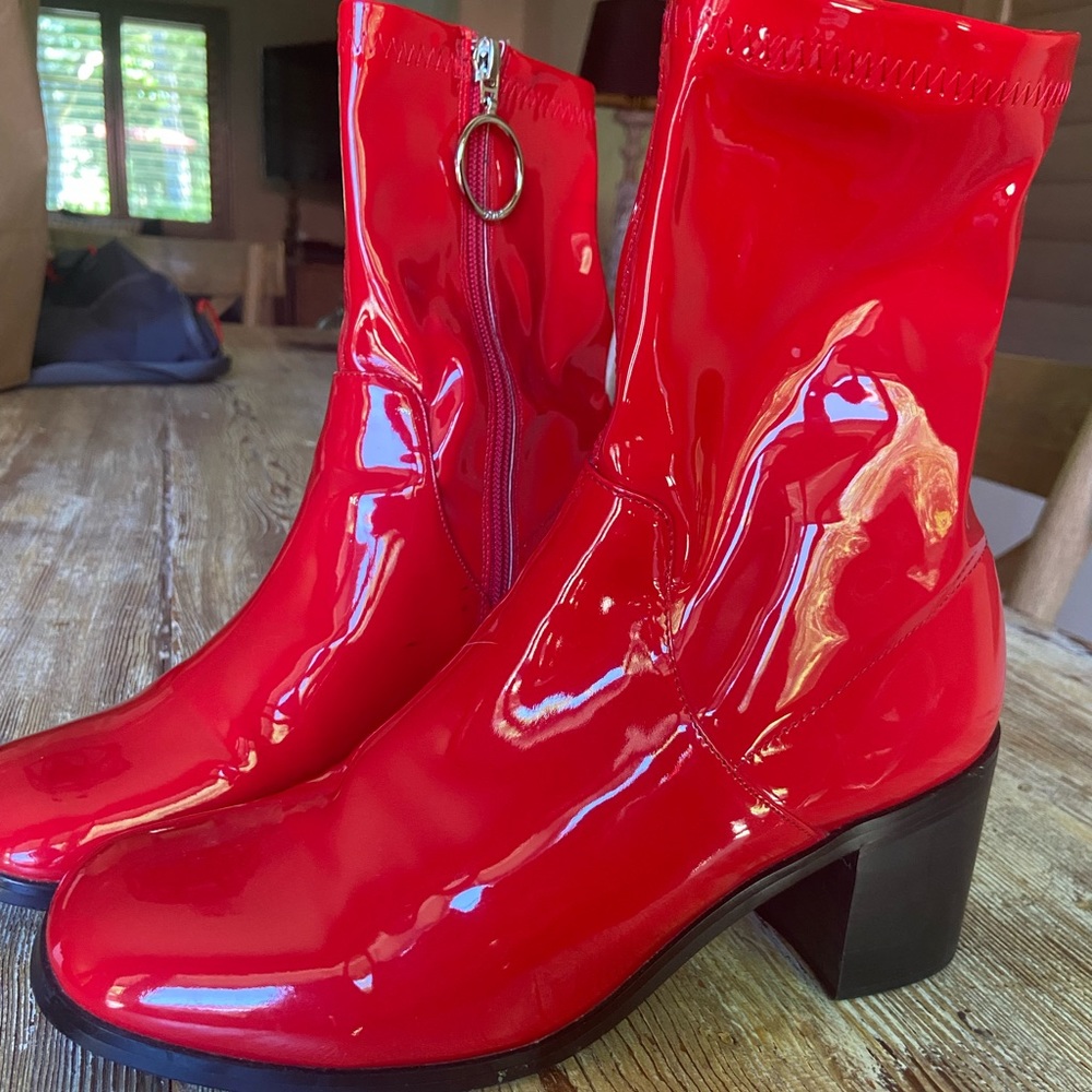 Red Unif Patent Leather Go Go Boots with O Ring